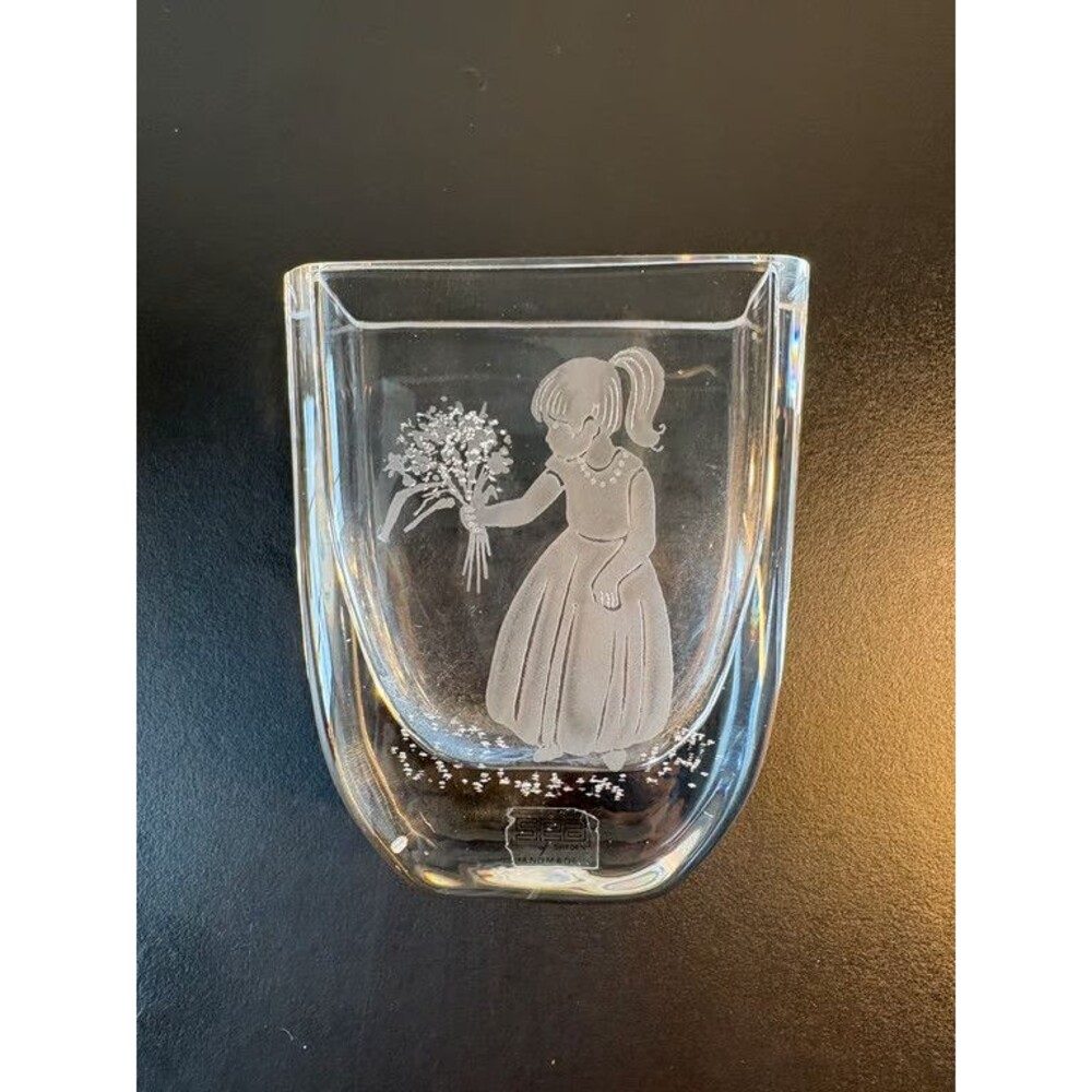 SEA of Sweden Handmade Engraved Girl Crystal Vase